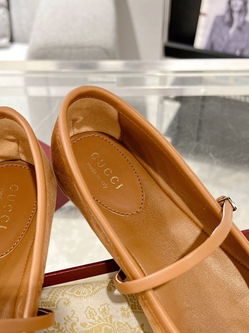 Gucci Flat Shoes